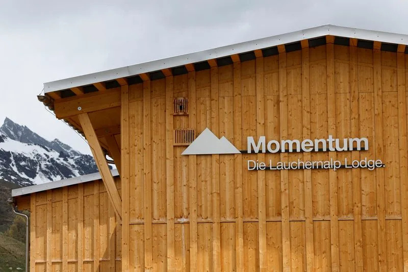 Godinu Dana Posle Kollapse Glečera: Kako Blatten Polako Obnavlja Živote — Hotel Momentum Kao Simbol Nade