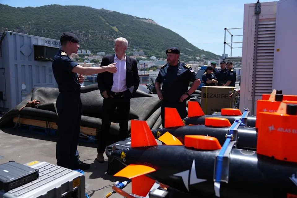 RFA Lyme Bay Krene Ka Hormuzu: Velika Britanija Šalje Brod Opremljen Morskim Dronovima Da Traži Iranske Mine