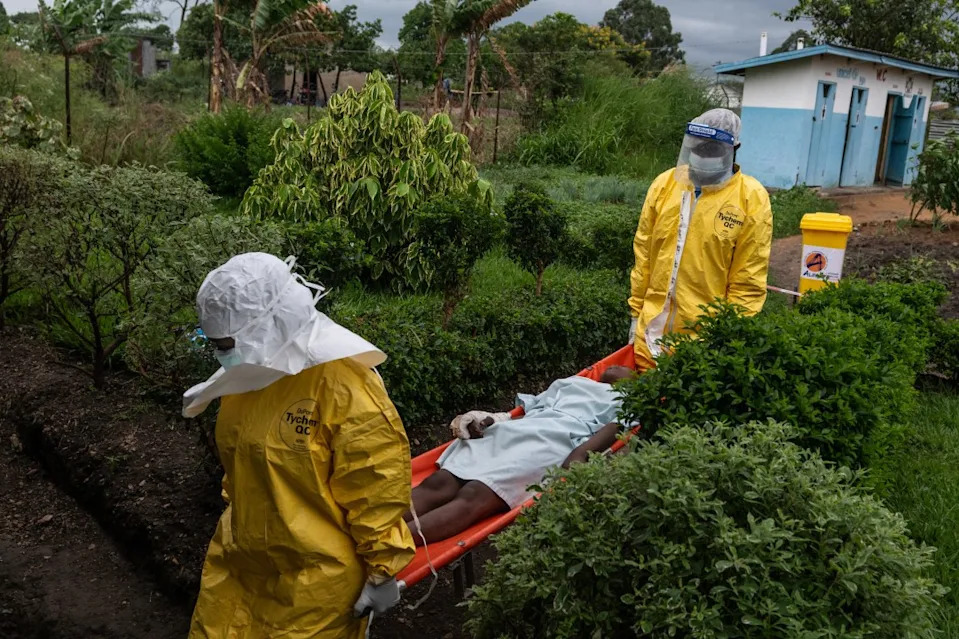 Bivši direktor CDC: Svet 'daleko zaostaje' u odgovoru na novo izbijanje ebole