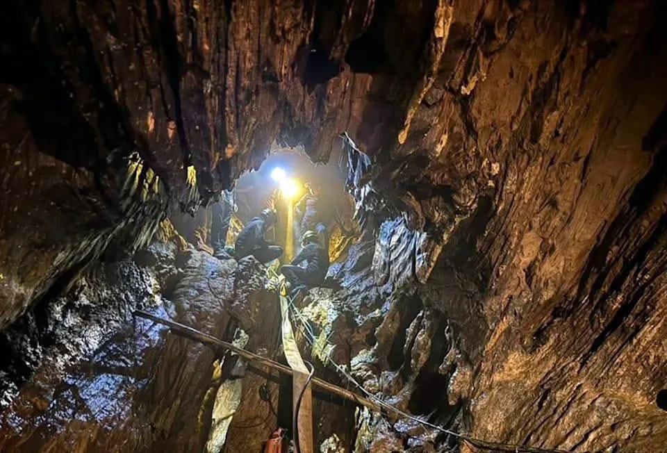 Prvi Spašen Iz Poplavljene Pećine U Laosu — Pet Pronađeno, Dvoje Nestalo