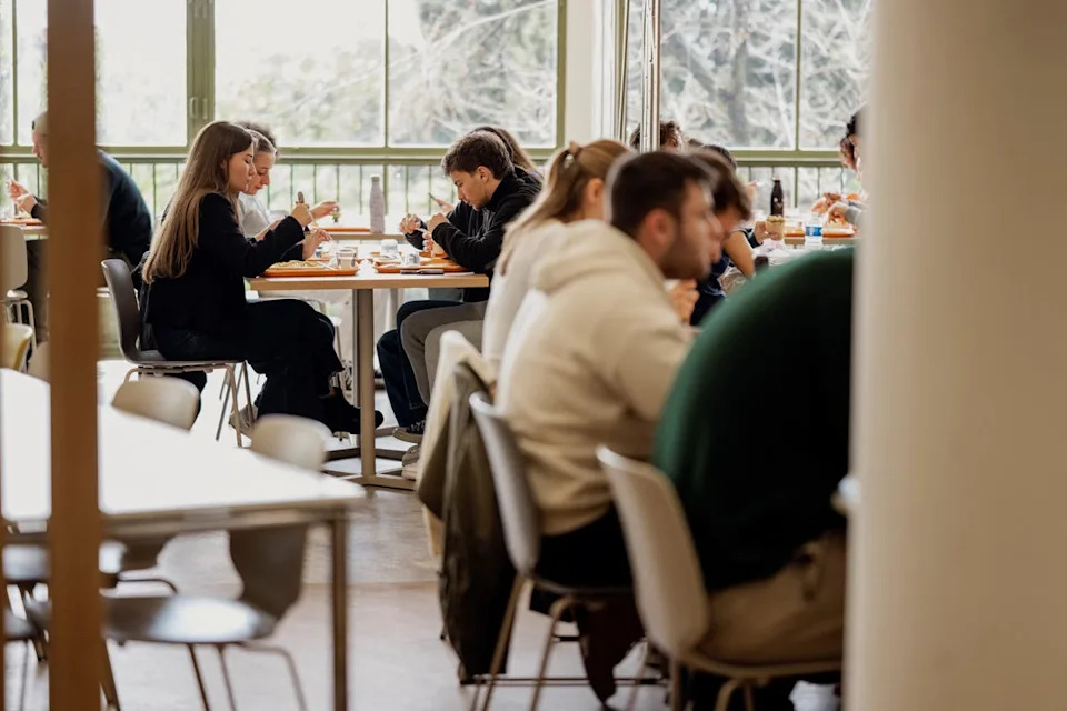 Experts Warn Of Rising 'Lunchshaming' In School Cafeterias — Students Secretly Photographed And Harassed