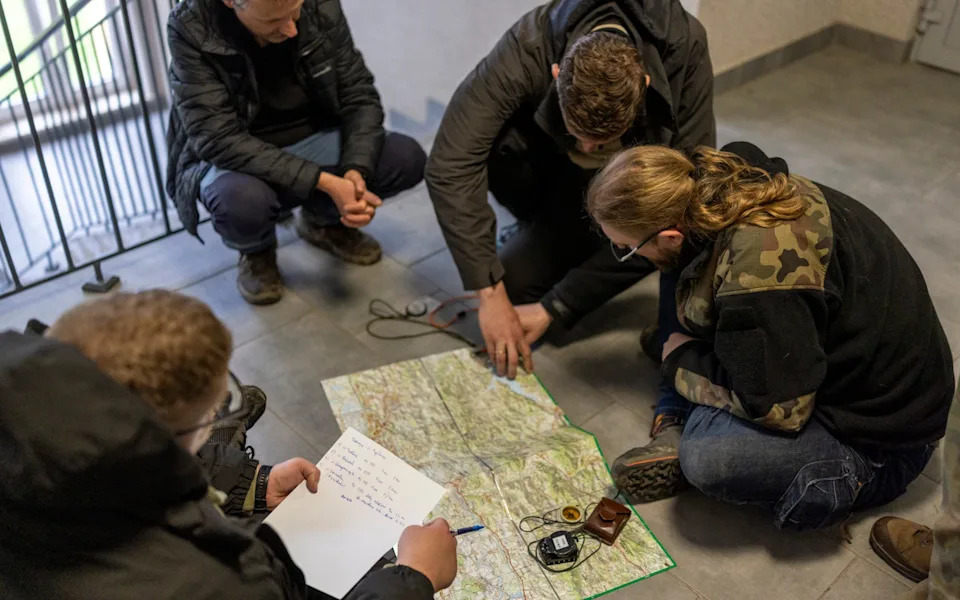 Zašto Britanija Zaostaje za Evropom u Pripremi Civila za Rat