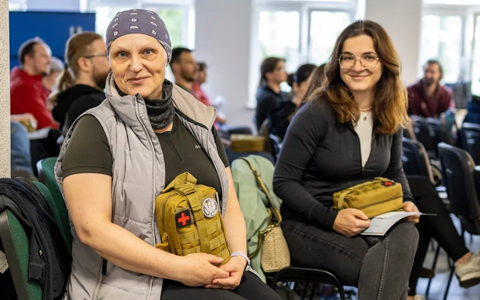 Zašto Britanija Zaostaje za Evropom u Pripremi Civila za Rat