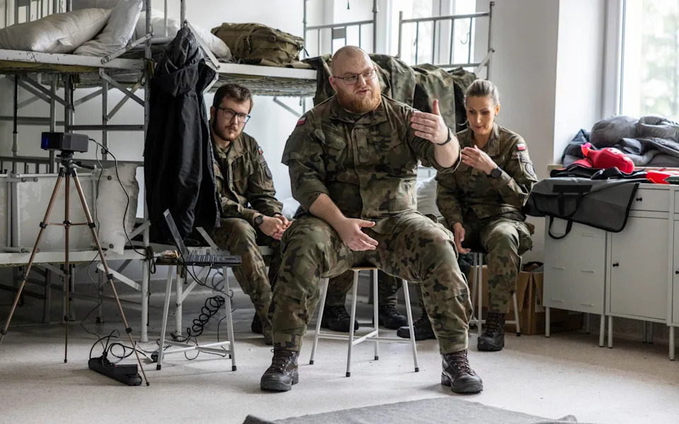 Zašto Britanija Zaostaje za Evropom u Pripremi Civila za Rat