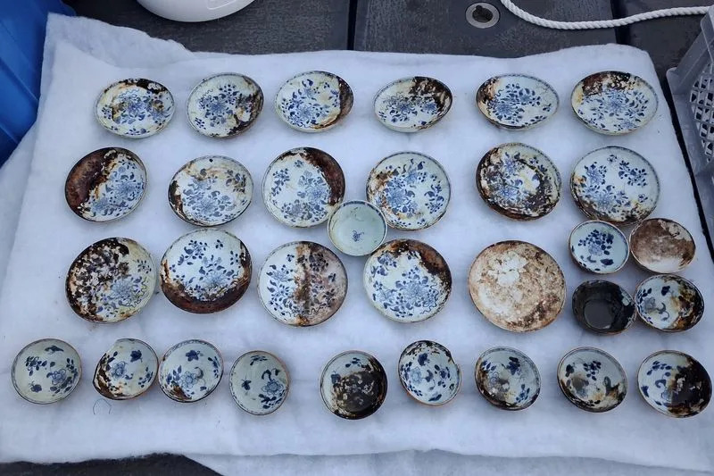 Zamak Becov Izložio 133 Boce Vina Iz Kraja 19. Veka — Restauracija Château d’Yquem