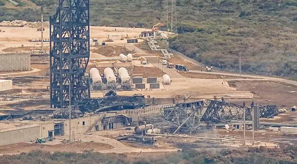 Jared Isaacman Obišao Mesto Eksplozije New Glenn Rakete na Cape Canaveral — Šteta, Uticaj na Artemis i Planovi Popravke