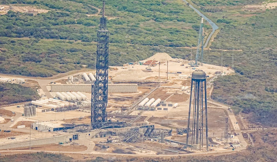 Jared Isaacman Obišao Mesto Eksplozije New Glenn Rakete na Cape Canaveral — Šteta, Uticaj na Artemis i Planovi Popravke
