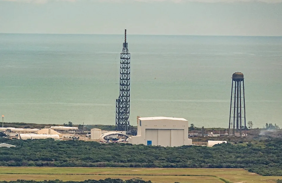 Jared Isaacman Obišao Mesto Eksplozije New Glenn Rakete na Cape Canaveral — Šteta, Uticaj na Artemis i Planovi Popravke