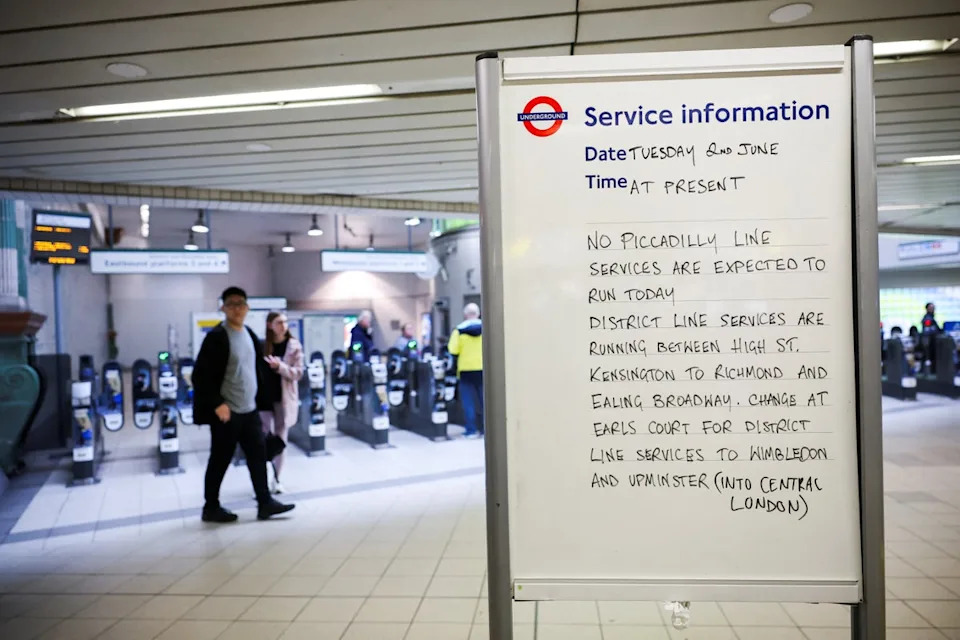 Tube Strike: Your Rights If You Can’t Get to Work — Pay, Remote Work and Practical Options