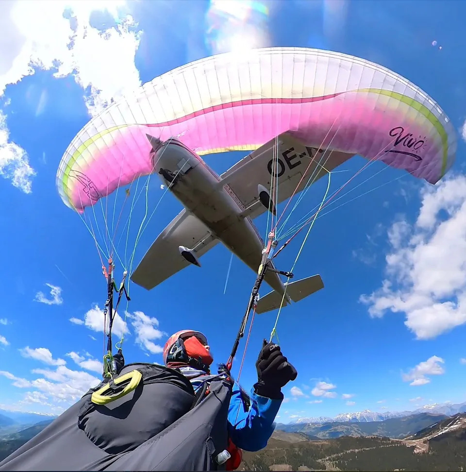 Paragliderka Preživela Horor: Krilo Cessne 172 Preseklo Je Njenu Jedrilicu — Spasila Se Rezervnim Padobranom