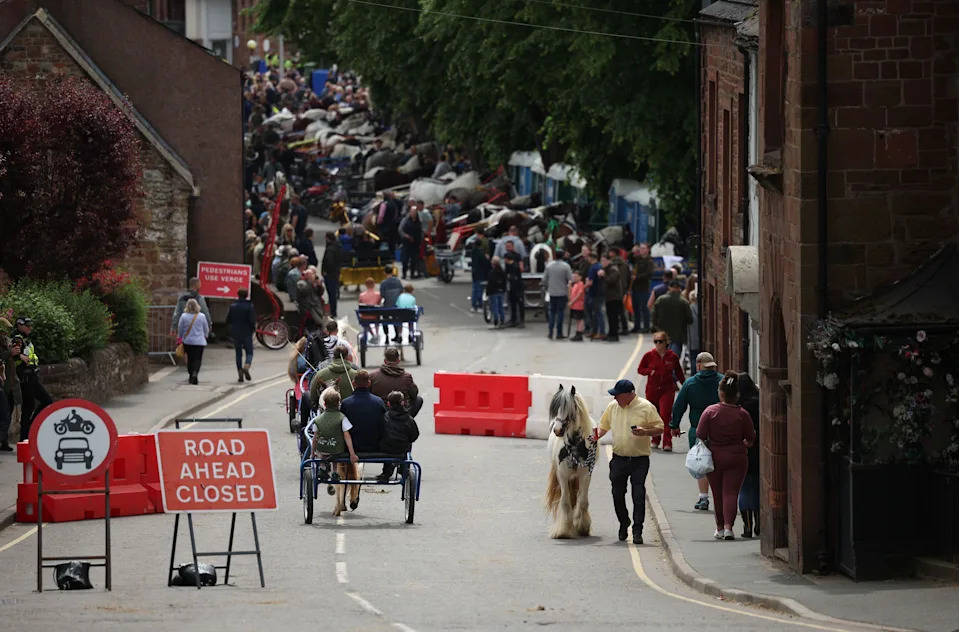 250. Appleby Horse Fair: Šarene Kočije, Desetine Hiljada Posetilaca i Prvo Korišćenje Prepoznavanja Lica
