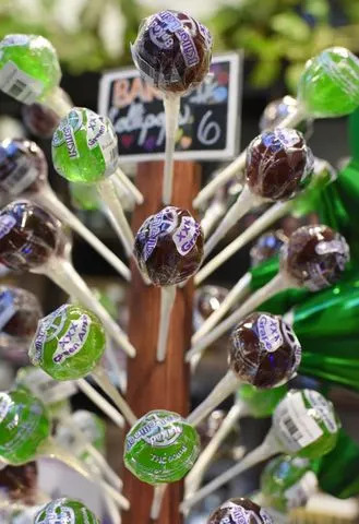 4-Year-Old Hospitalized After Eating THC Lollipop From School Goodie Bag — Parents Say Notification Was Delayed