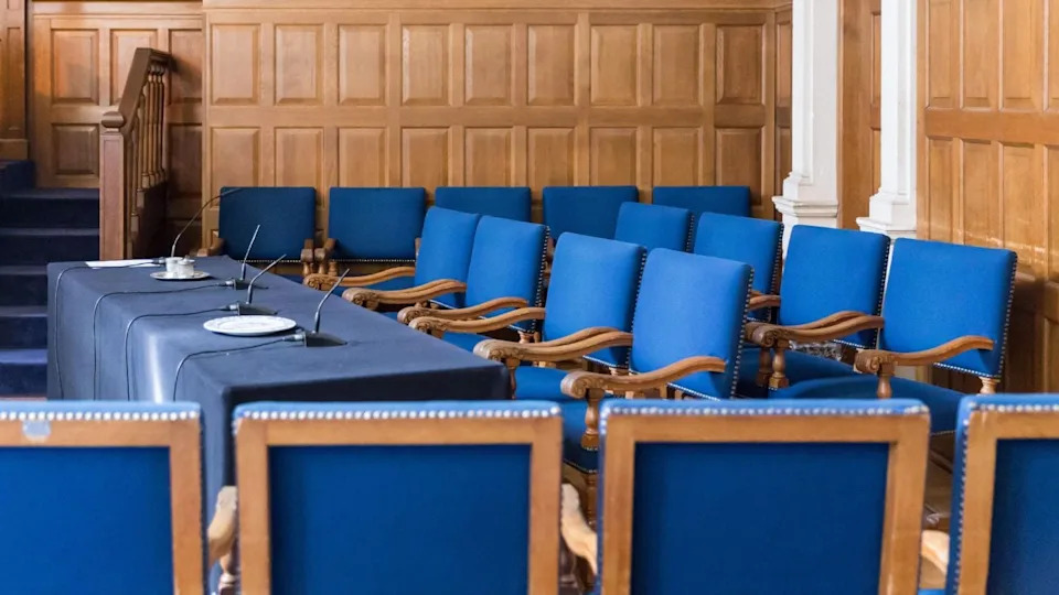 Fake Jury-Duty Call Nearly Tricked Hawaiian Couple — Police Warn The Arrest Threat Is The Scam