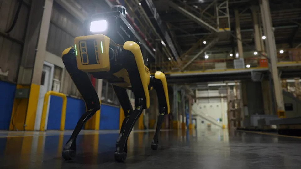 Spot Robotski Psi Hyundaija Na Dužnosti Tokom Svetskog Prvenstva — Ne Skeniraju Lica