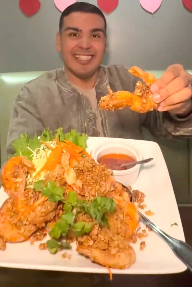 Influencer Accused of Taking $500 and Free Meal — Hollywood Thai Calls for Justice