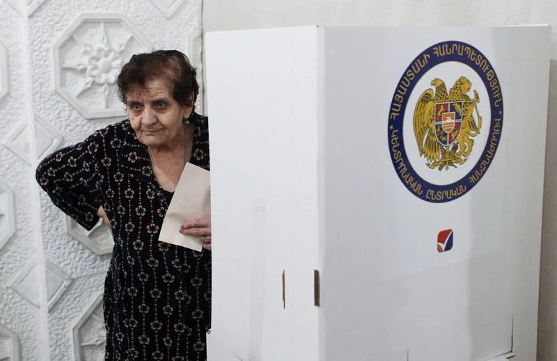 Civil Contract Vodi Sa 54,44% u Preliminarnim Rezultatima Jermenskih Parlamentarnih Izbora