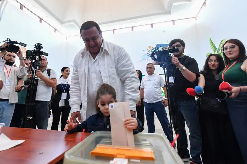 Civil Contract Vodi Sa 54,44% u Preliminarnim Rezultatima Jermenskih Parlamentarnih Izbora