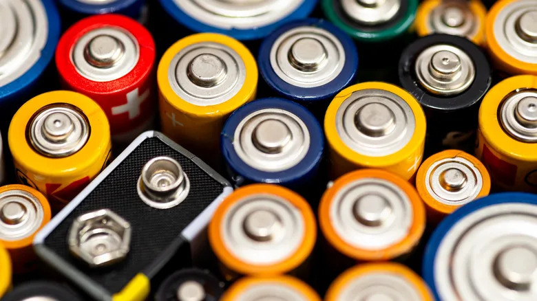 Lithium‑Ion Batteries Keep Igniting NYC Garbage Trucks — What Causes It And How To Stop It