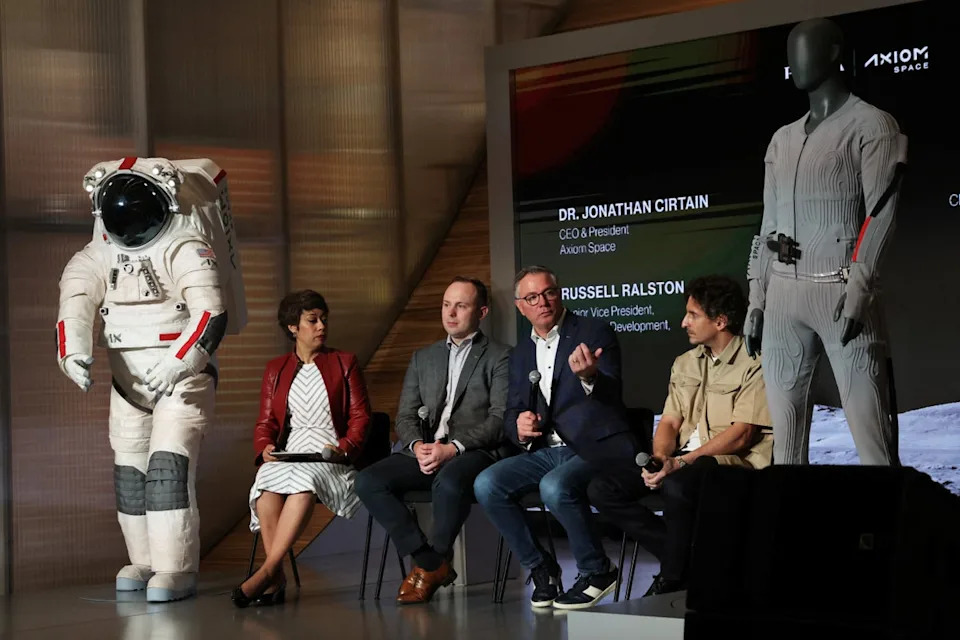 Prada Predstavila Unutrašnji LCVG Sloj Za NASA Astronaute — Hlađenje I Ventilacija Utkani U Tkaninu