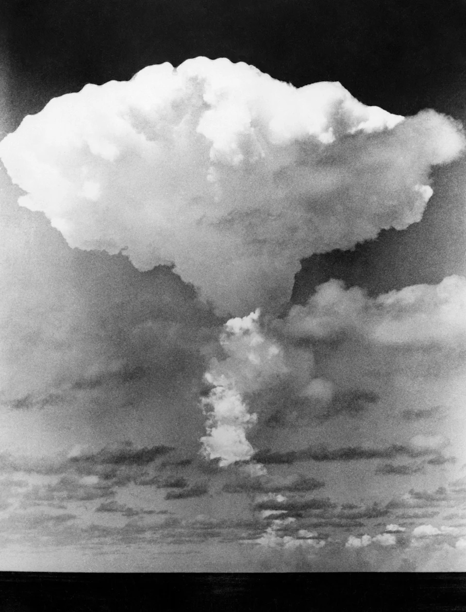 RAF Pilot Koji Je Uleteo U Gljivični Oblak H-Bombe: Život i Misija Terryja Hilliarda