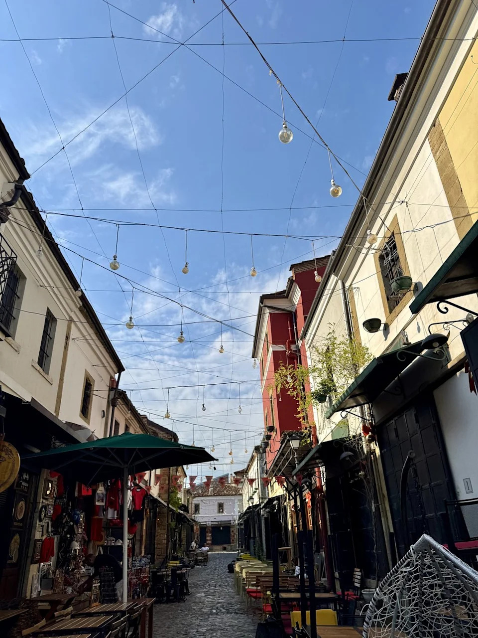 Sazan: Protesti Protiv Rizorta Ivanke i Džareda — Više Od Turizma