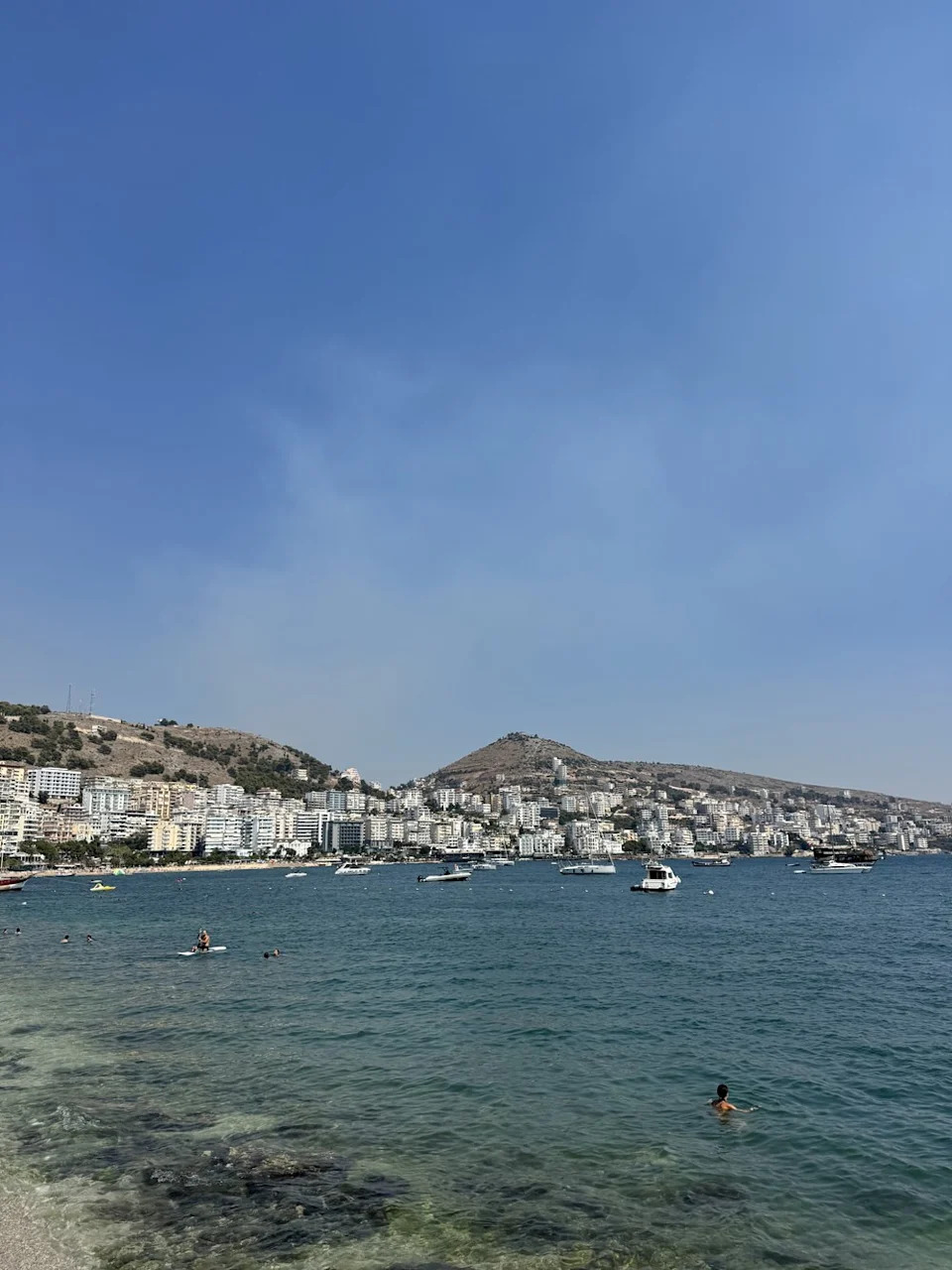 Sazan: Protesti Protiv Rizorta Ivanke i Džareda — Više Od Turizma
