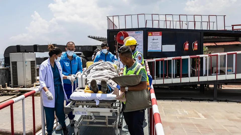 Čudo Na Everestu: Sherpa Dawa Pronađen Živ Posle 6 Dana U 