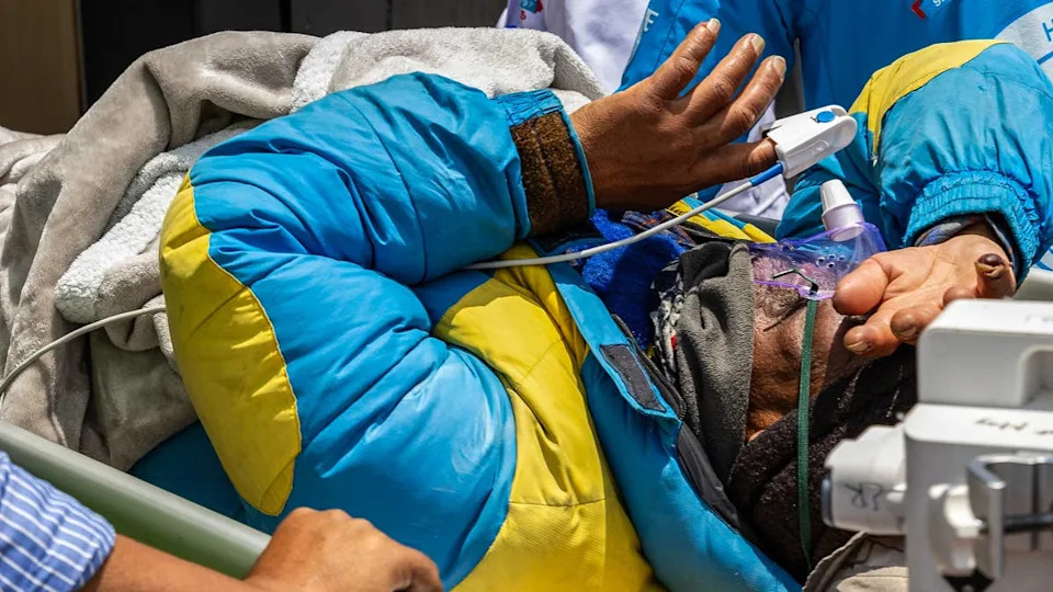 Čudo Na Everestu: Sherpa Dawa Pronađen Živ Posle 6 Dana U 