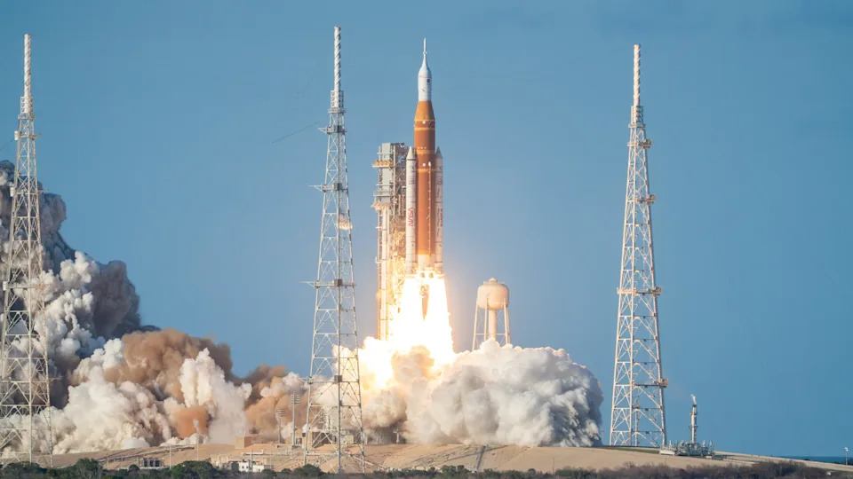 Eksplozija New Glenn-a Na LC-36 Ugrozila Bezosove Planove Za Mesec i Amazonov Leo
