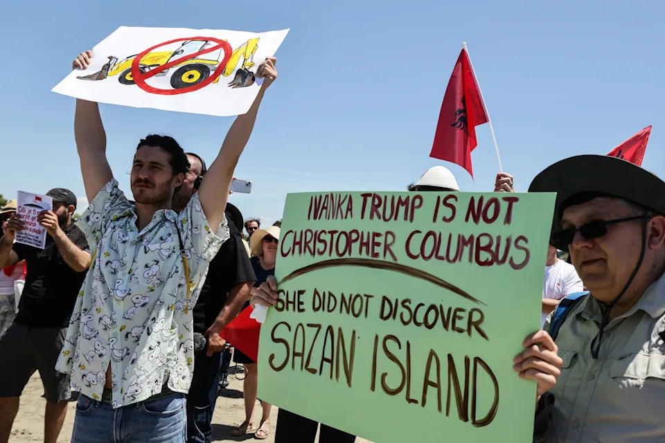 „Flamingo revolucija“: Albanski dizajneri i građani u borbi protiv luksuznog projekta na Sazanu