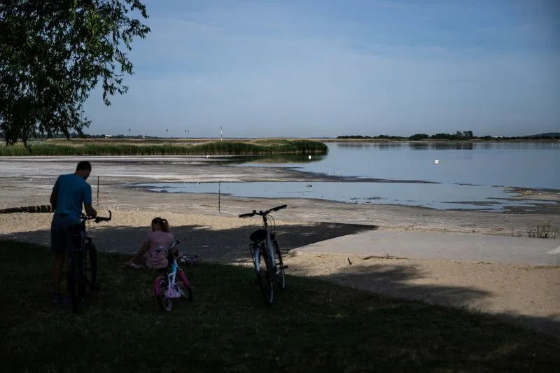 Jezero Velence Presušuje — Turizam i Priroda Ugroženi Dok Nivo Vode Pada Prema Rekordu