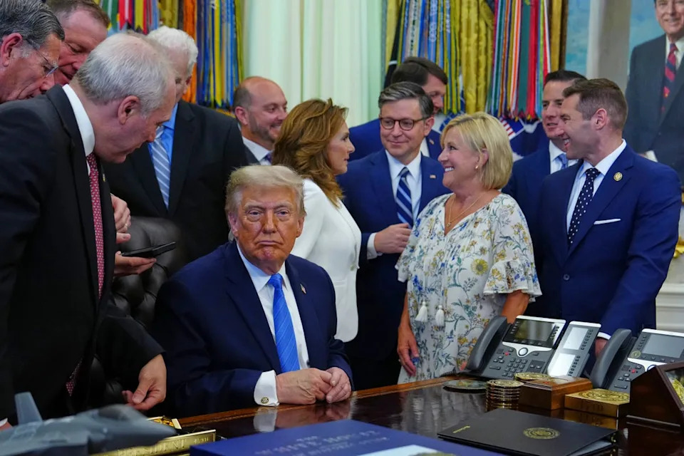Trump Saw 22 Specialists in May Exam — Nearly Double Prior Checkups, Raising Questions