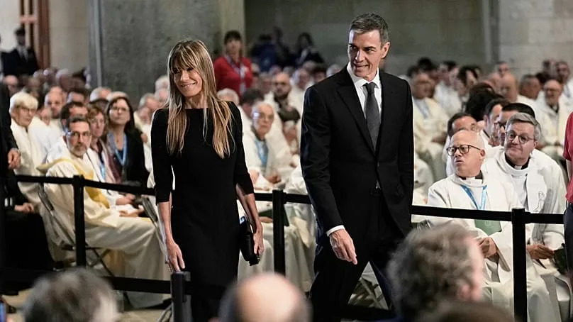 Sagrada Família Otvorila Najviši Toranj — 120.000 Ljudi Na Svečanosti U Barseloni