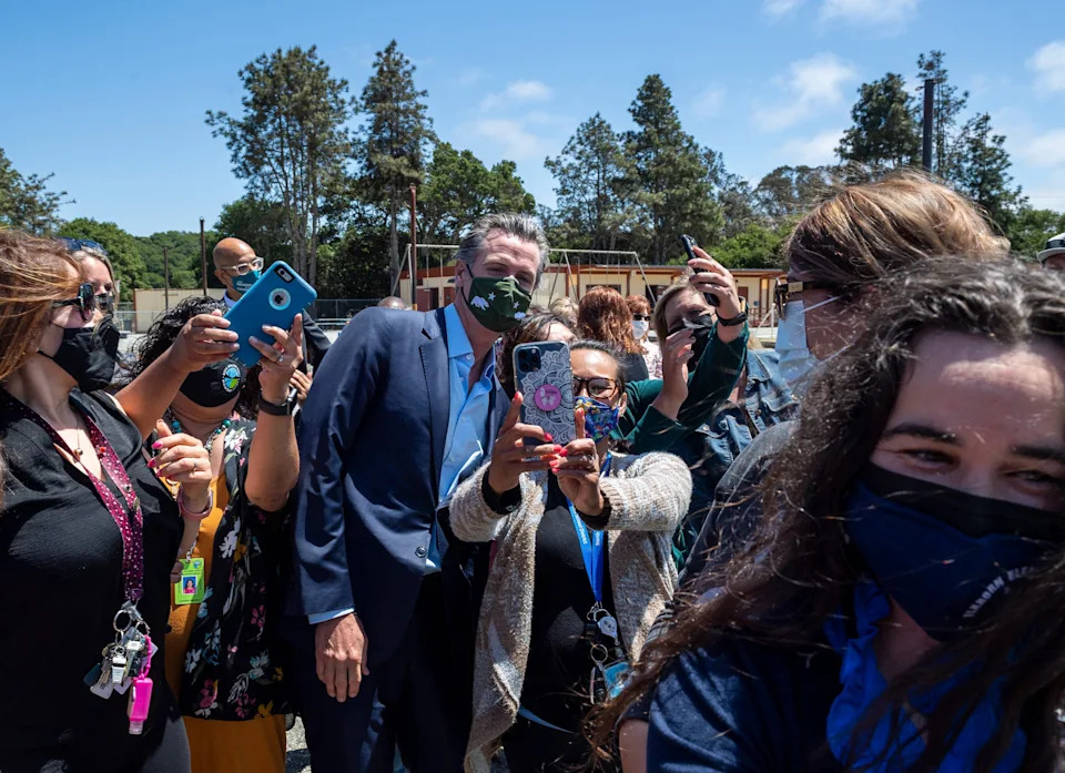 Democrats Favor Familiar Names — But the Most Electable 2028 Choices Are Being Overlooked
