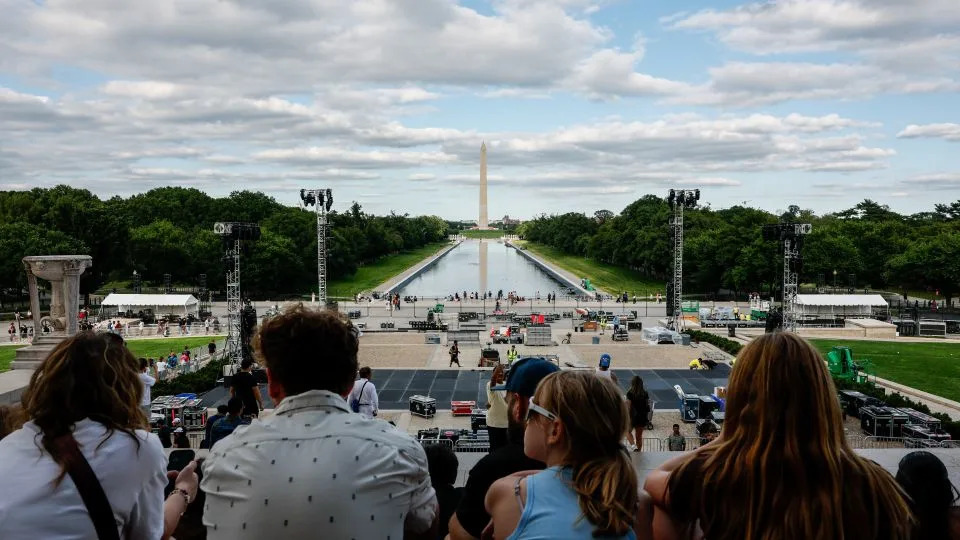 Inside the 'Highly Complex' $60M Logistics for Trump's White House UFC Event — 125,000 Expected, 494 Port‑a‑Potties