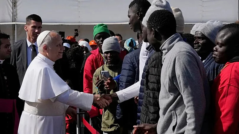 Papa na Tenerifu Poziva Na 