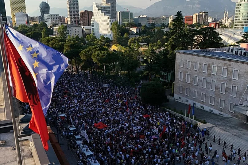 Hiljade Na Ulicama: Protesti Protiv 4-Milijardnog Rizorta Povezanog Sa Jaredom Kushnerom
