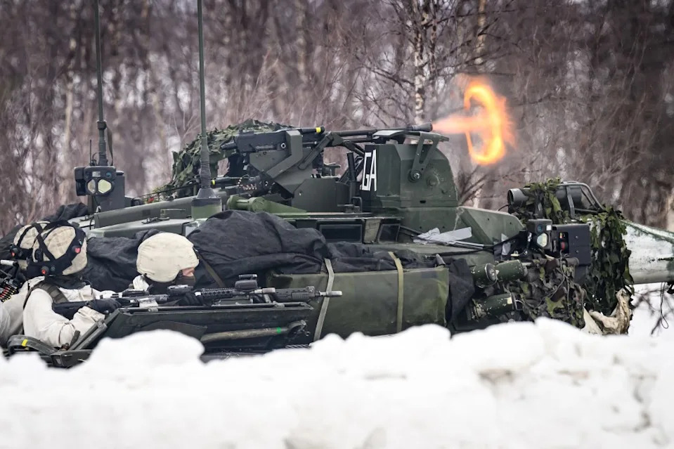 Rusija Gradi Velike Vojne Komplekse Uz Finsku Granicu — NATO Aktivira FLF Finland, SAD Pokreću 'Nordic Bridge'