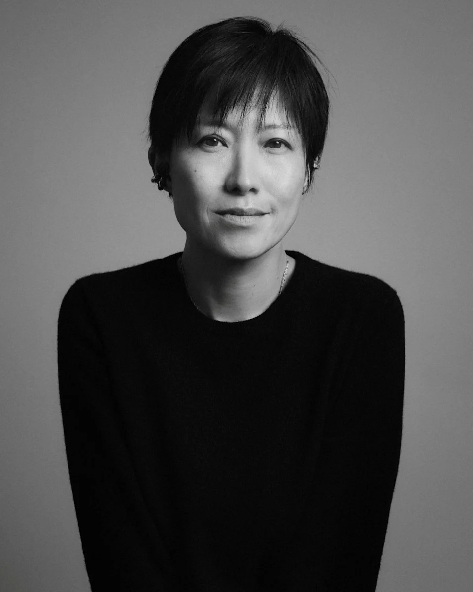 Kralj Čarls Odlikovao Charlotte Tilbury, Sandru Choi, Clare Hornby i Davida Emanuela na Listi 2026