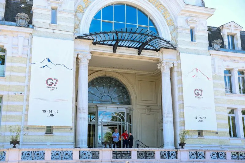 Evian-les-Bains: Mali Banjski Grad Koji Domaćini Samit G7 — Šta Treba Da Znate