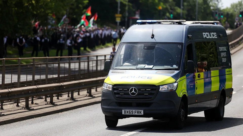 14 Privedenih Nakon Protesta Ispred Sinagoge U Edgwareu — Spor oko 