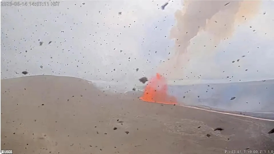 Ash Vortices at Mt. Kīlauea: How Puahiohio (Volcanic Dust Devils) Formed a Striking Display