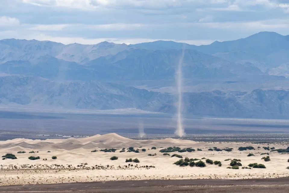 Ash Vortices at Mt. Kīlauea: How Puahiohio (Volcanic Dust Devils) Formed a Striking Display