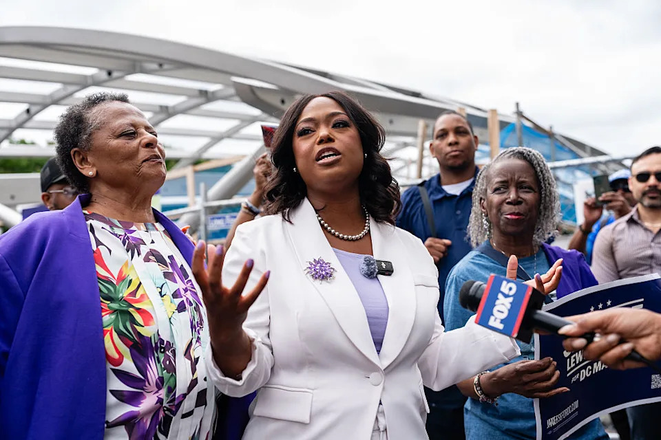 D.C. Schools at a Crossroads: Mayoral Race Forces a Choice Between Continuity and Change