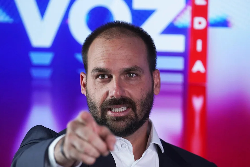 Vrhovni Sud Brazila Osudio Eduarda Bolsonara Na Četiri Godine I Dva Meseca Zatvora