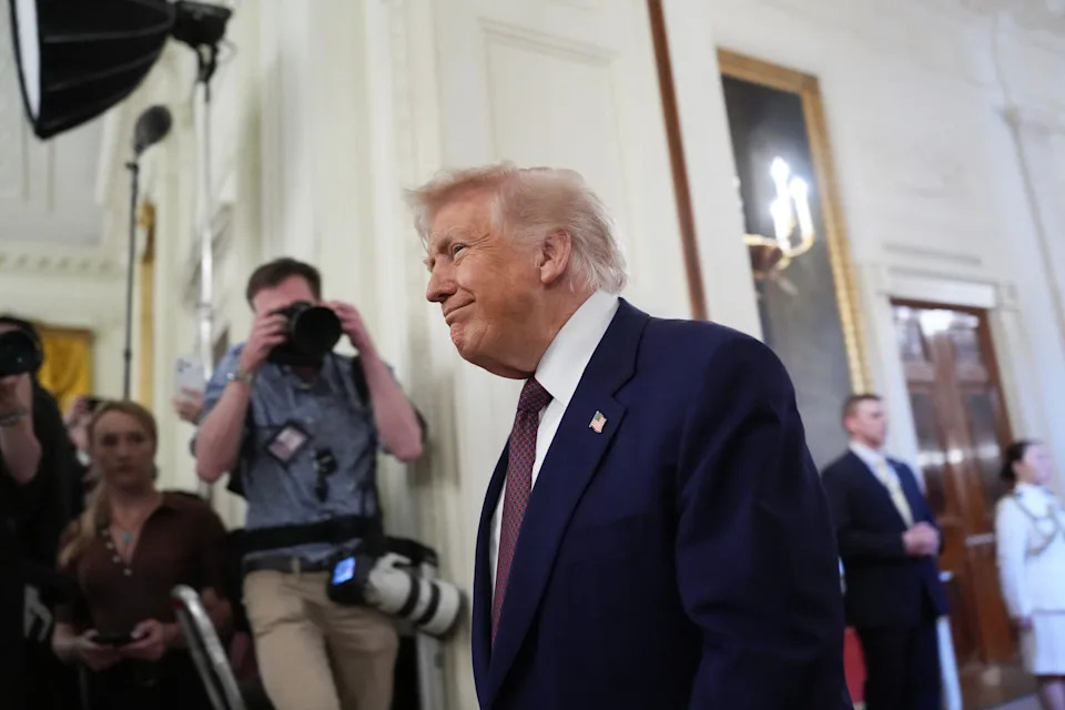 Trump Retreats to Camp David as Iran Peace Talks Stall; Vance Cancels Switzerland Trip