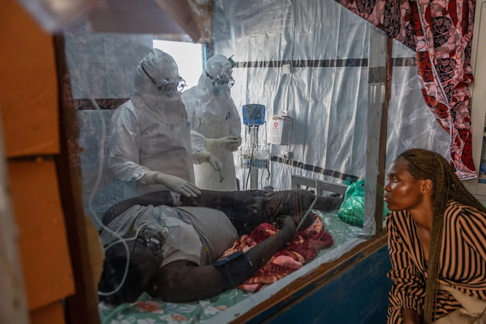 Šef Africa CDC: Afrika Mora Sopstvenim Sredstvima Finansirati Borbu Protiv Ebole i Razvoj Vakcine