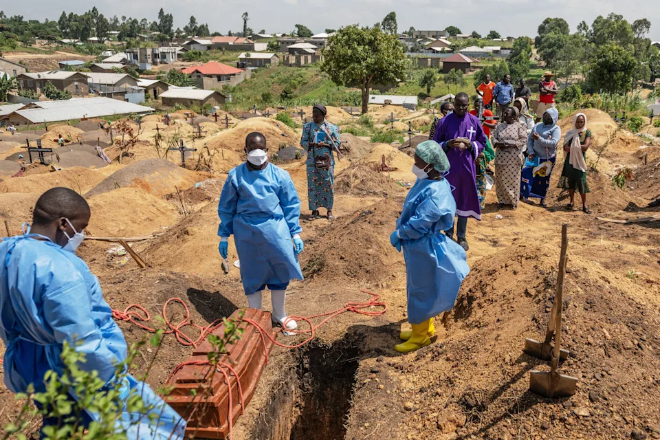 Šef Africa CDC: Afrika Mora Sopstvenim Sredstvima Finansirati Borbu Protiv Ebole i Razvoj Vakcine