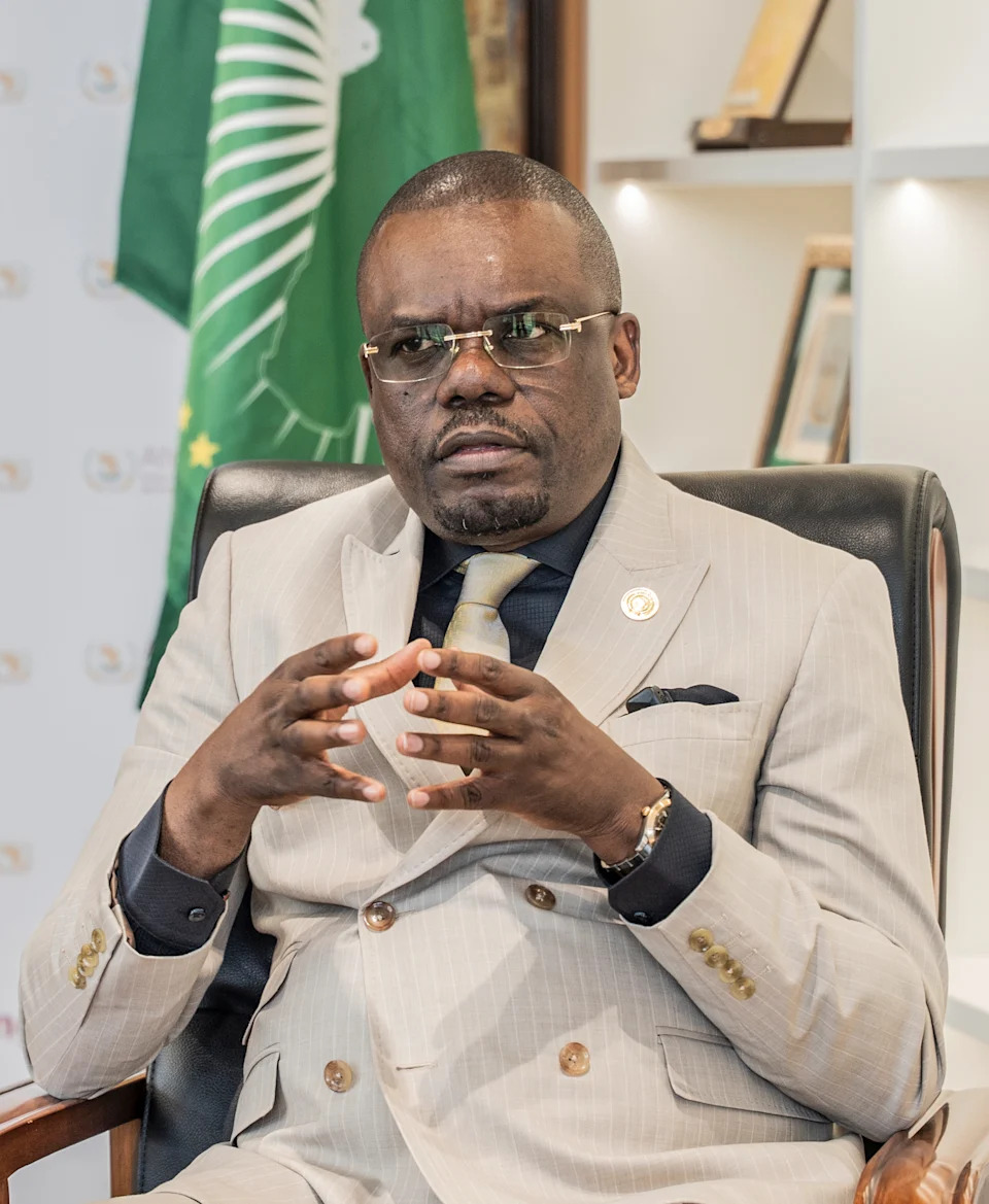 Šef Africa CDC: Afrika Mora Sopstvenim Sredstvima Finansirati Borbu Protiv Ebole i Razvoj Vakcine