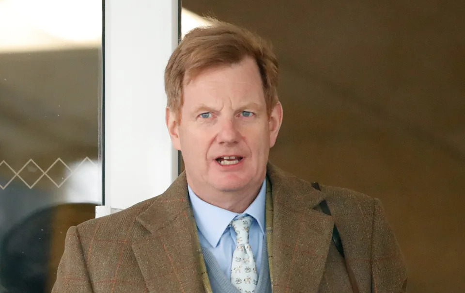 Newmarket’s Racing Heart at Risk as Lord Derby Proposes Three Warehouses